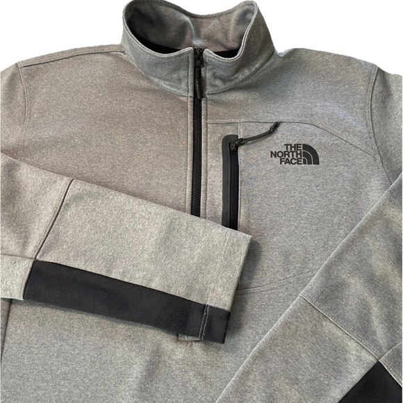 The North Face Half Zip Men's Pullover Long Sleeved Zippered Chest Pocket Medium - Picture 10 of 11